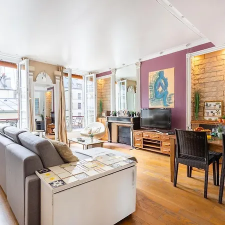 3p Baroque With Rooftop View Apartment