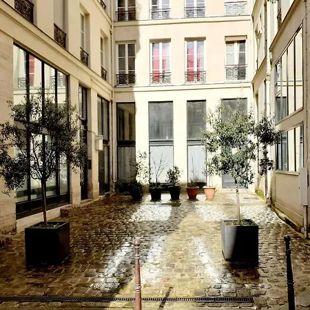 3p Baroque With Rooftop View Apartment *